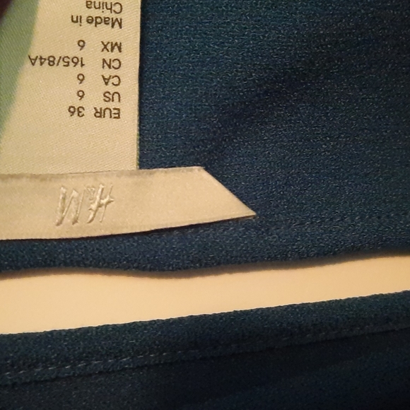 H&M Tank - Size 6 - 98% Polyester - 2% Spandex - Gently Used - Picture 2 of 5